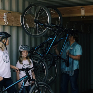 Everything about the Aerowave Corsa looks fast from the short headtube to the bold livery.